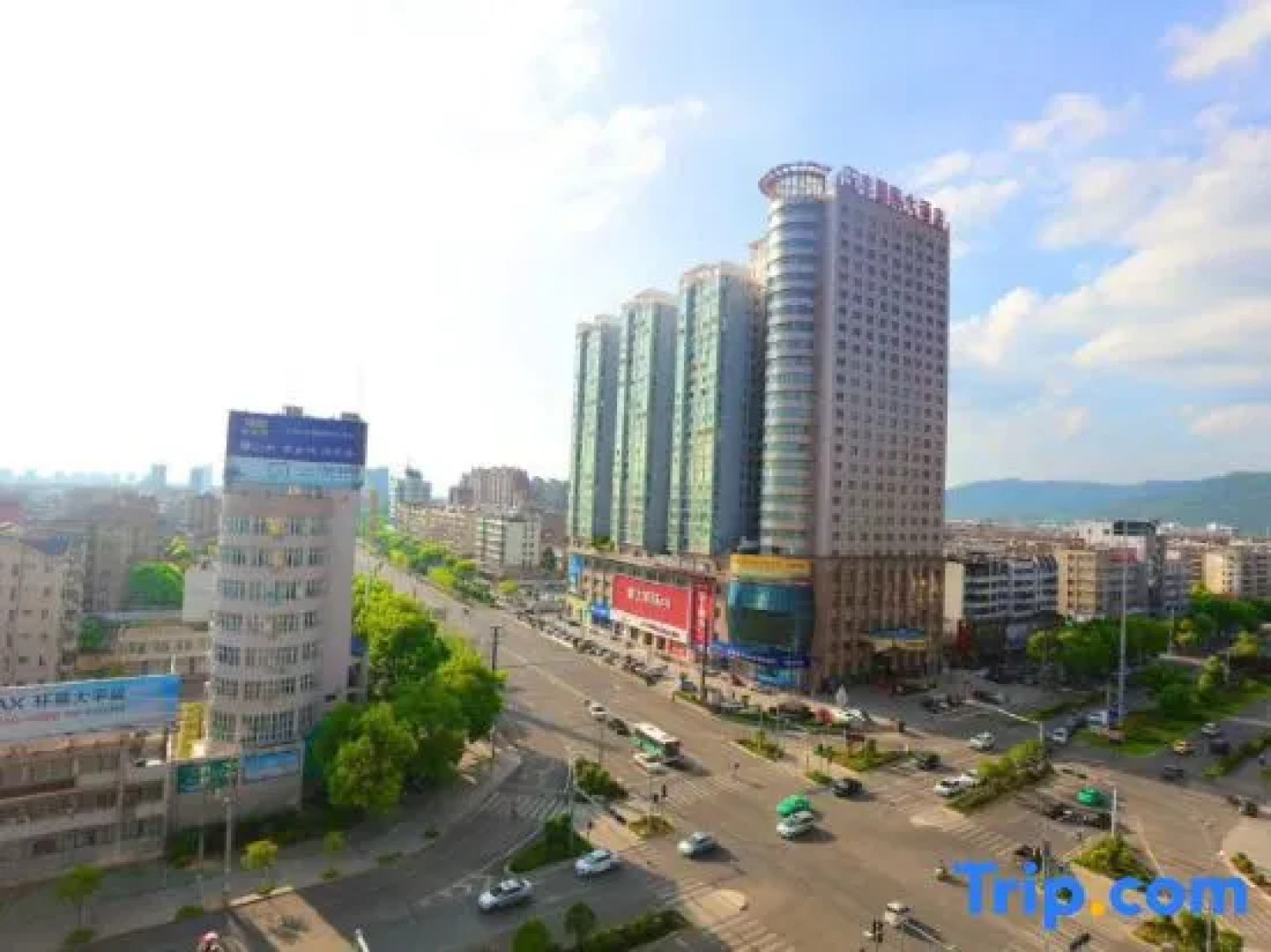 Yufeng International Hotel