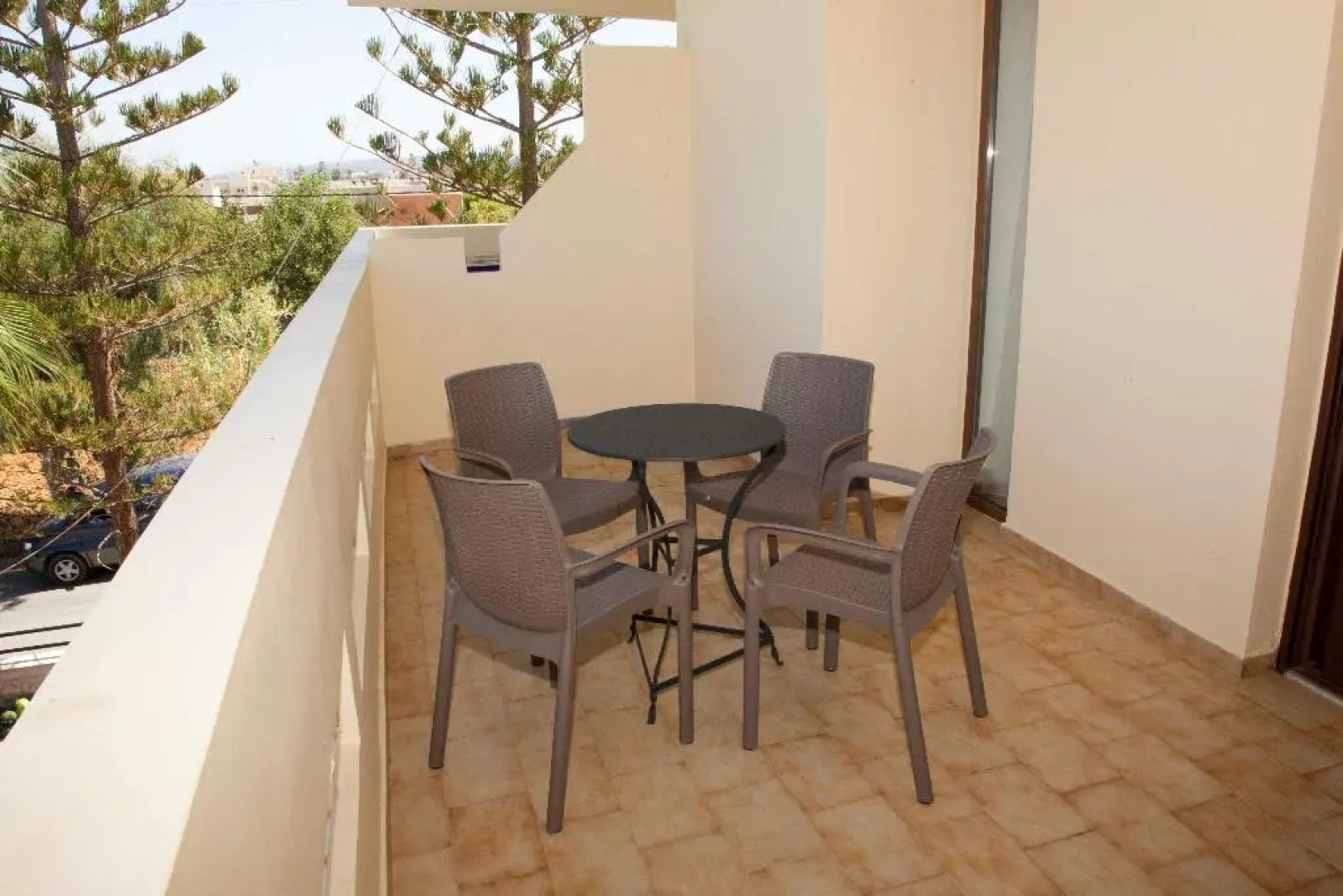 Sunny Suites