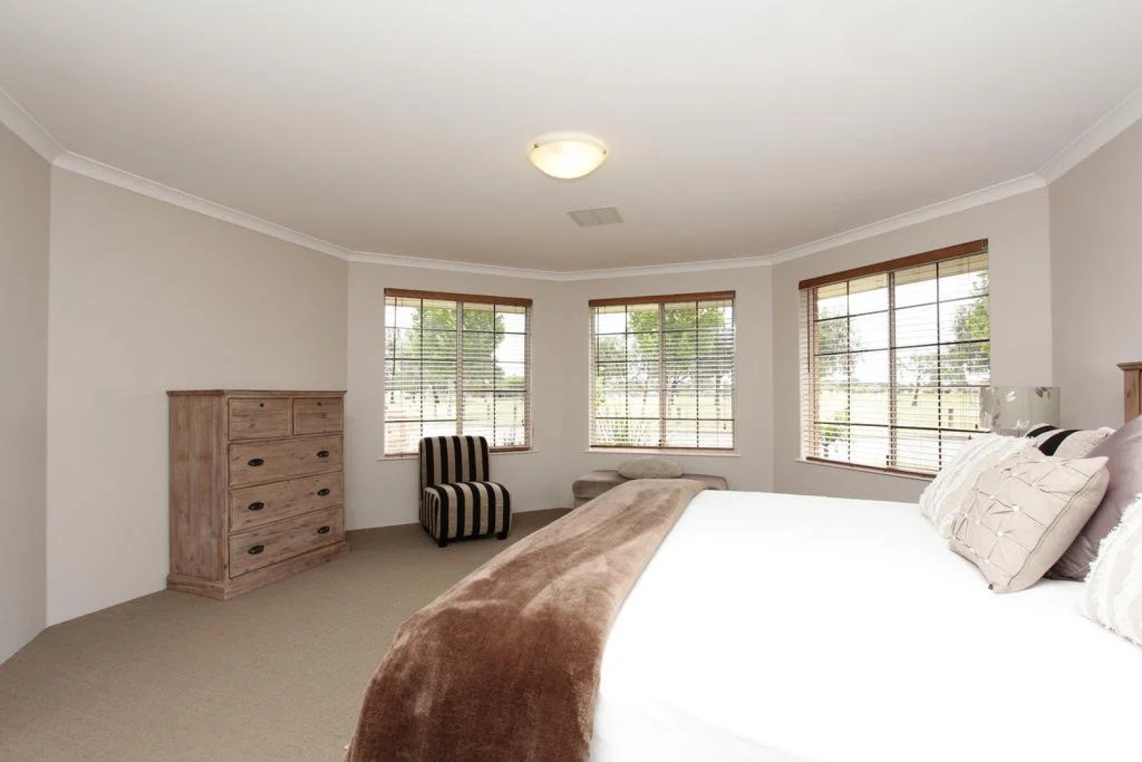 Adare House - Perth Holiday Homes