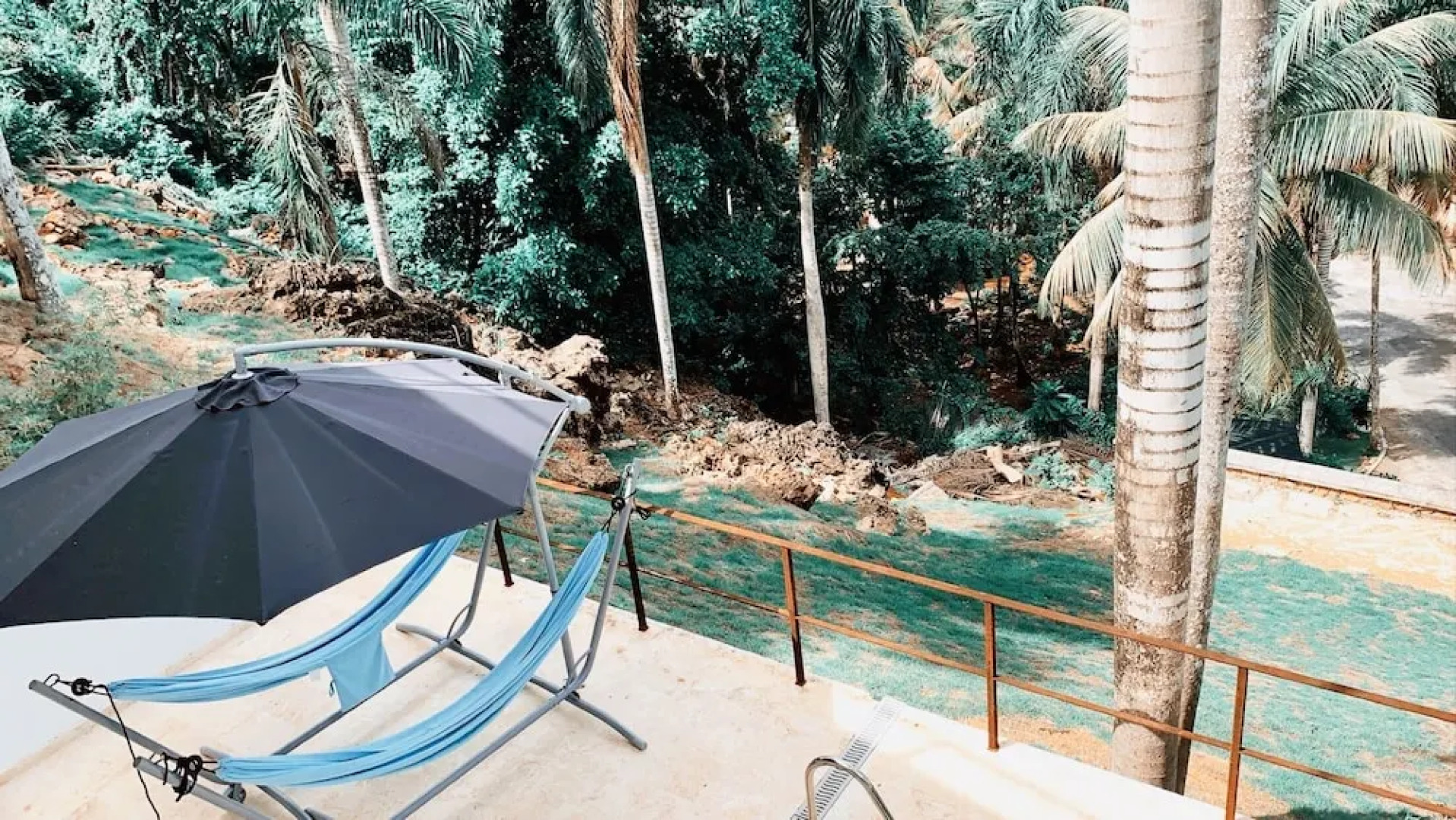 Modern 7 Bedrooms Villa on Private Beach Access