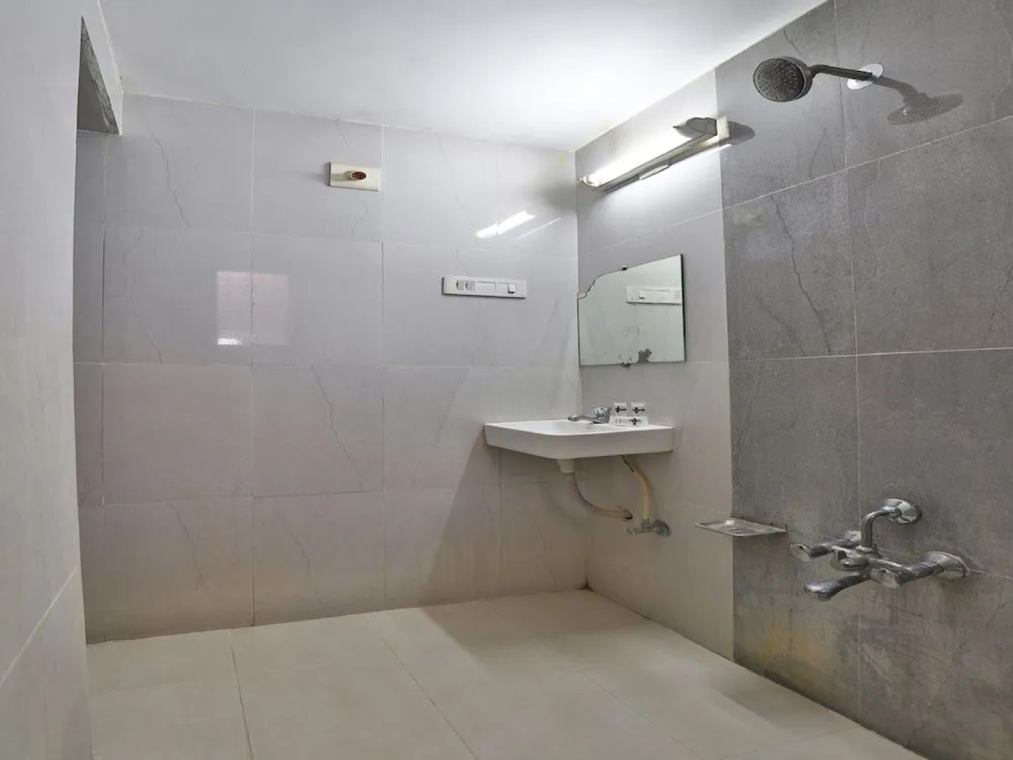 OYO 22574 Hotel Deep Palace