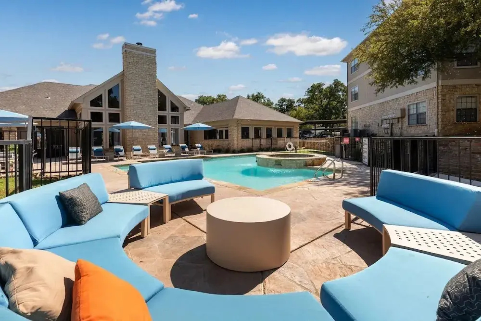 Landing Apartments - Lewisville