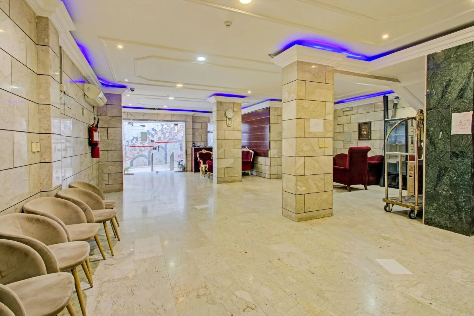 OYO 537 Dahtham Furnished Units