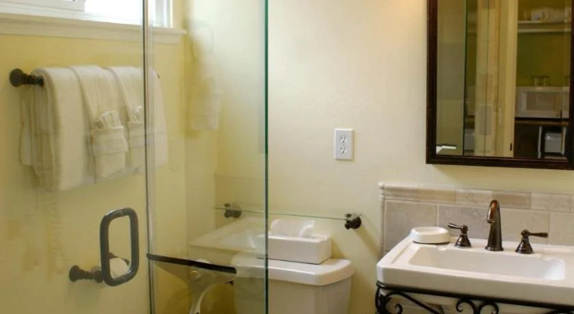 Crown City Inn