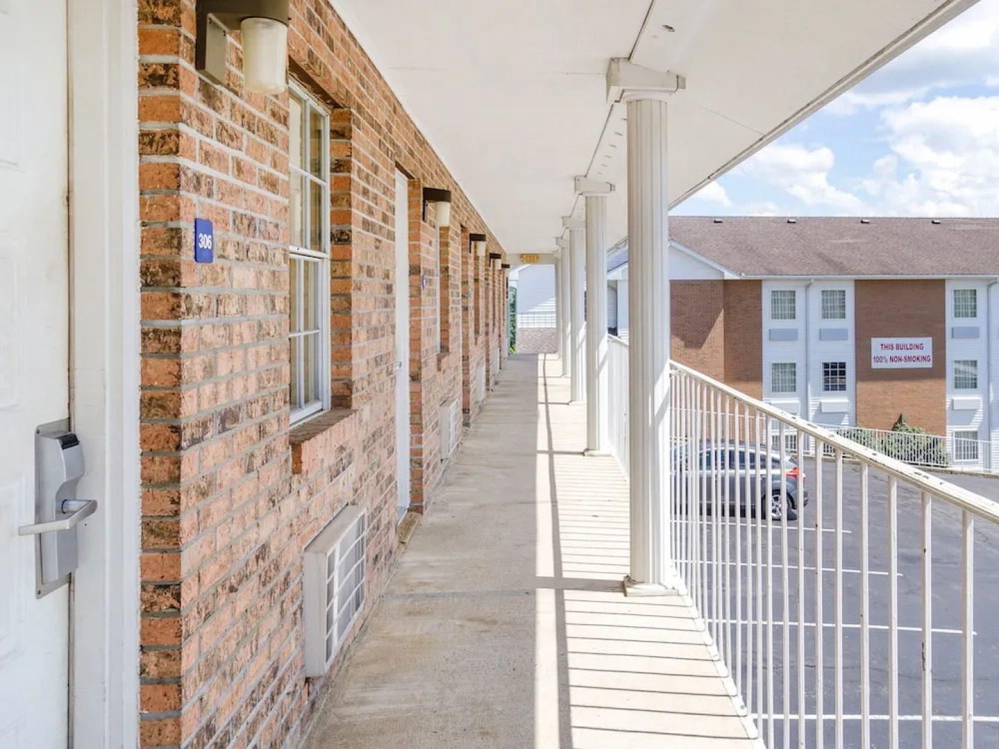 Econo Lodge Inn & Suites Lake Of The Ozarks