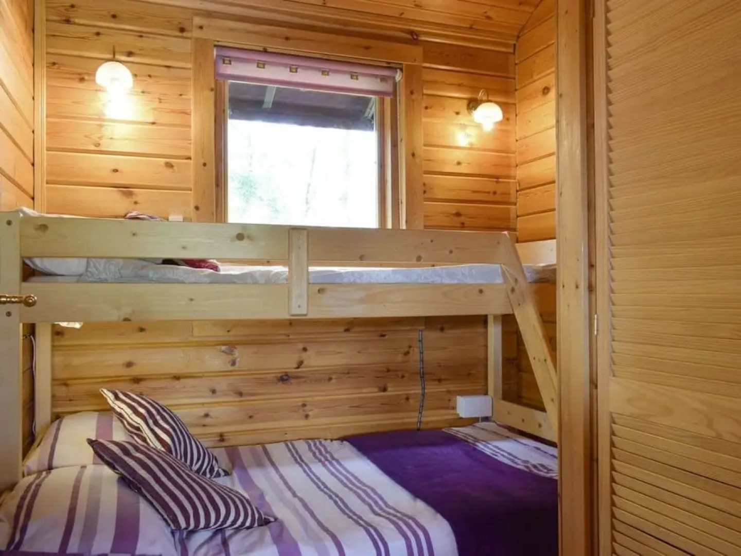 3-bed Lodge - Sleeps 7 - Hot Tub - Pet Friendly