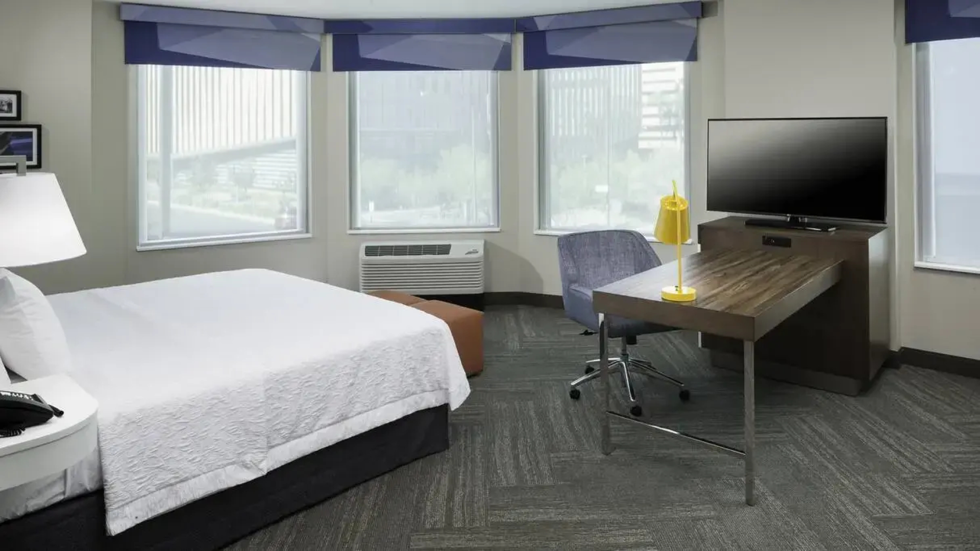 Hampton Inn And Suites Phoenix Downtown