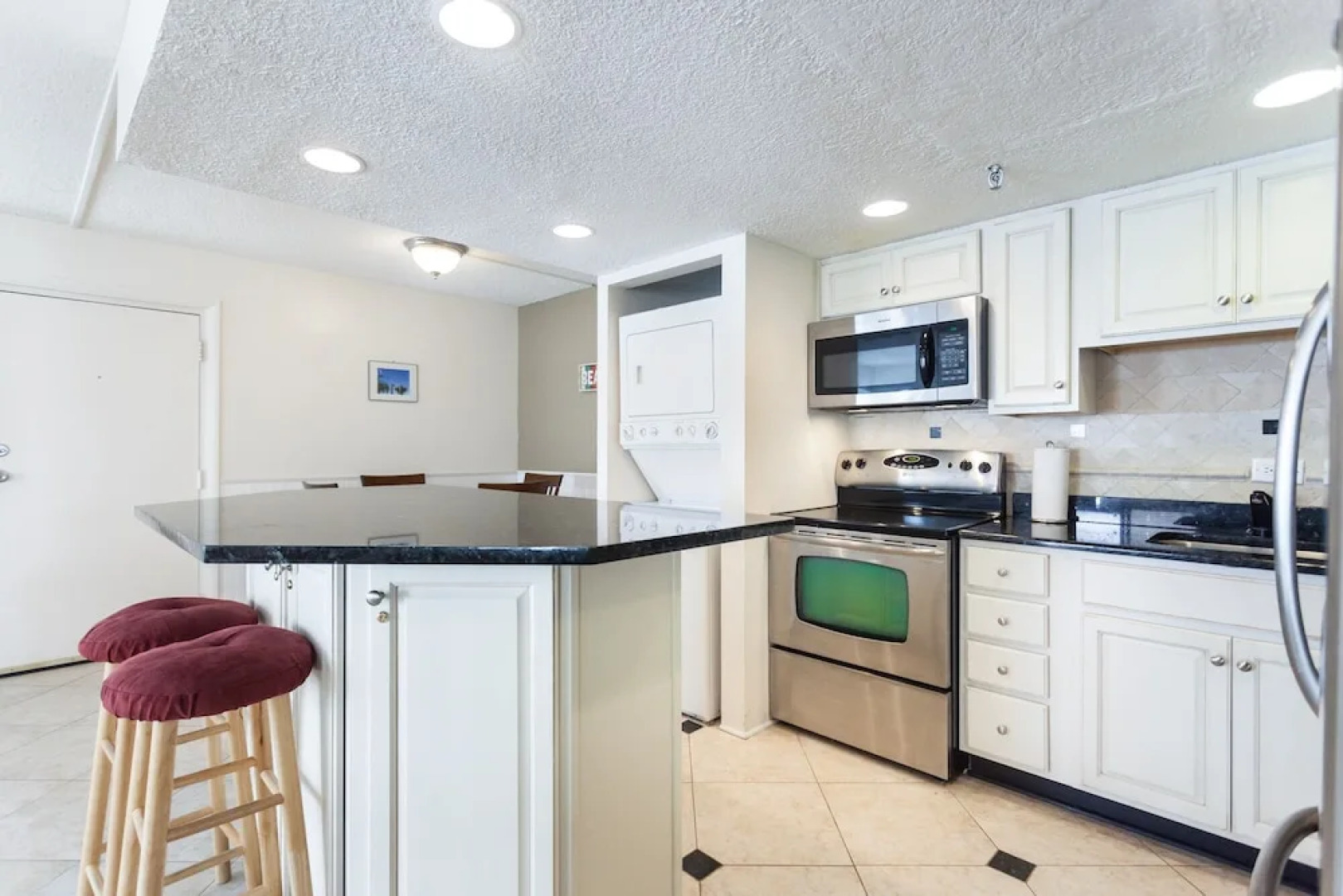 Beachcomber 301 2 Br condo by RedAwning