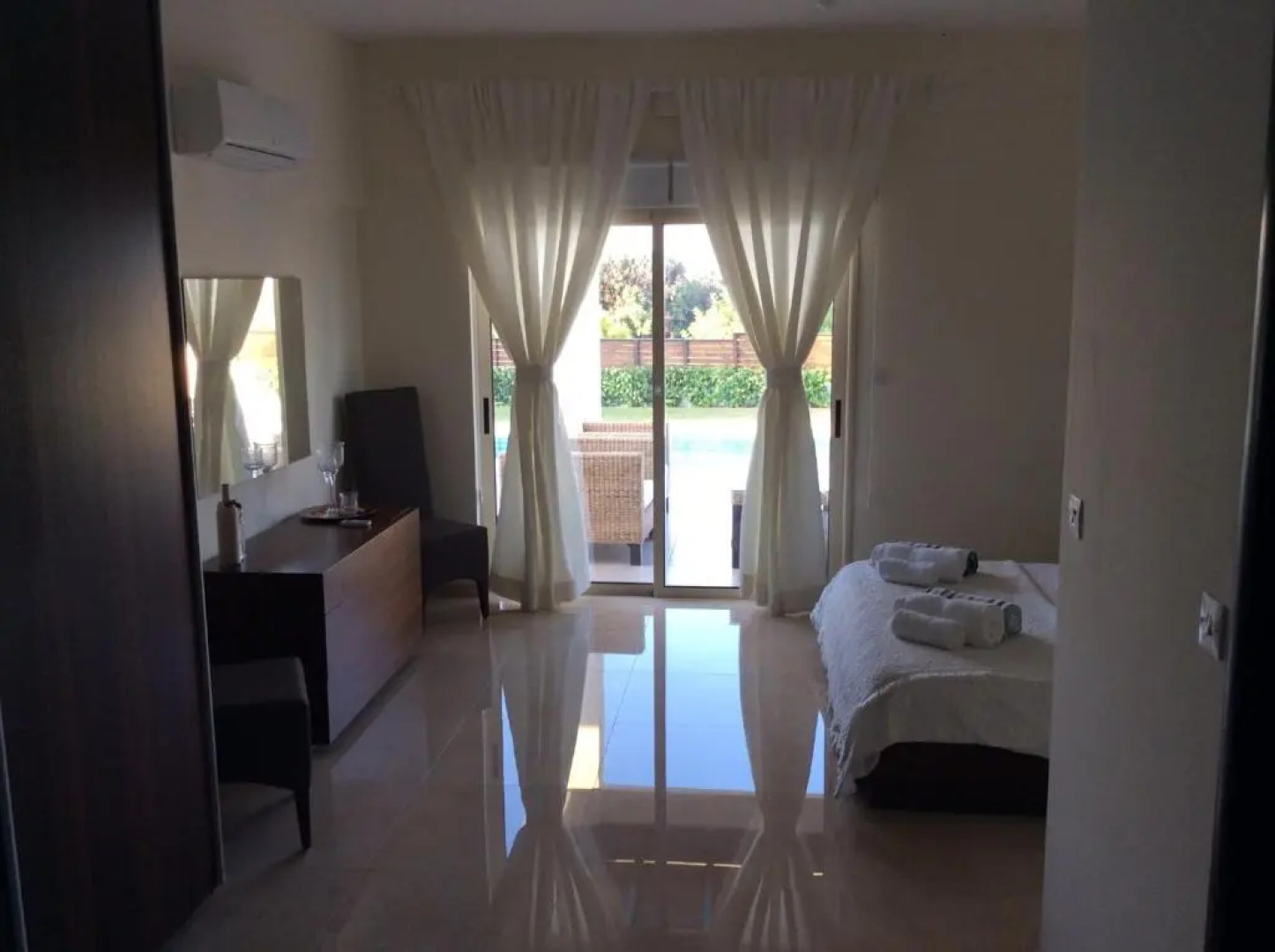 Paradise Latchi Villa