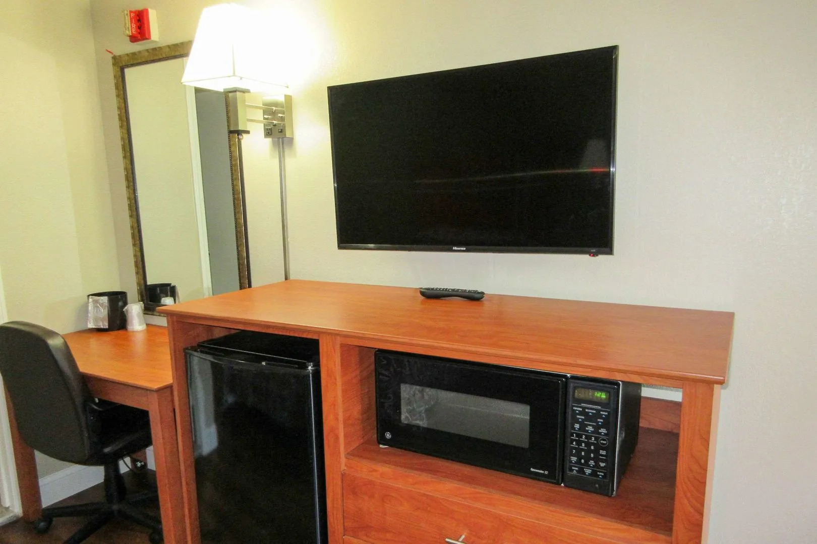 Red Roof Inn & Suites Swansea