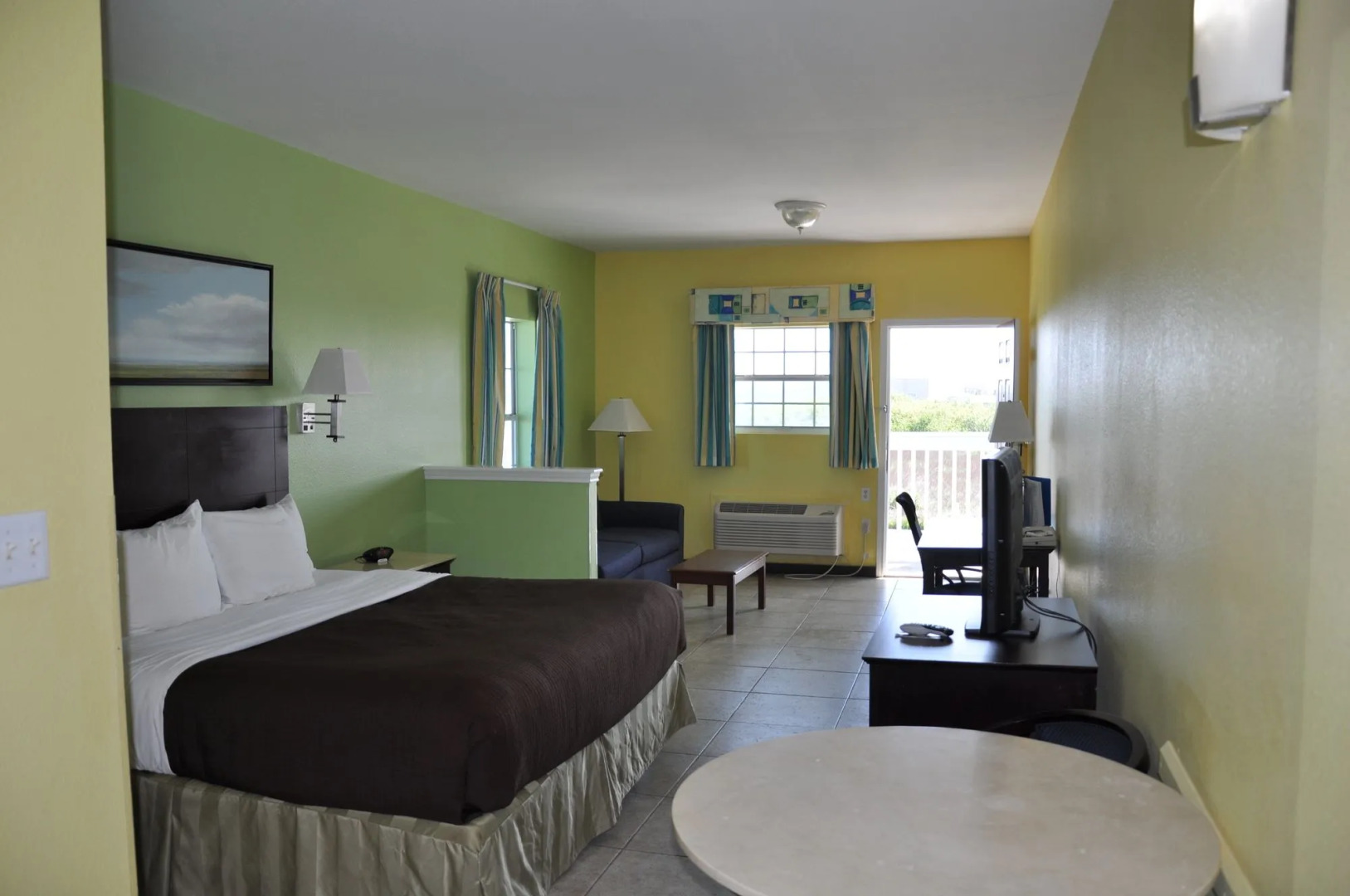 Plantation Suites & Conference Center