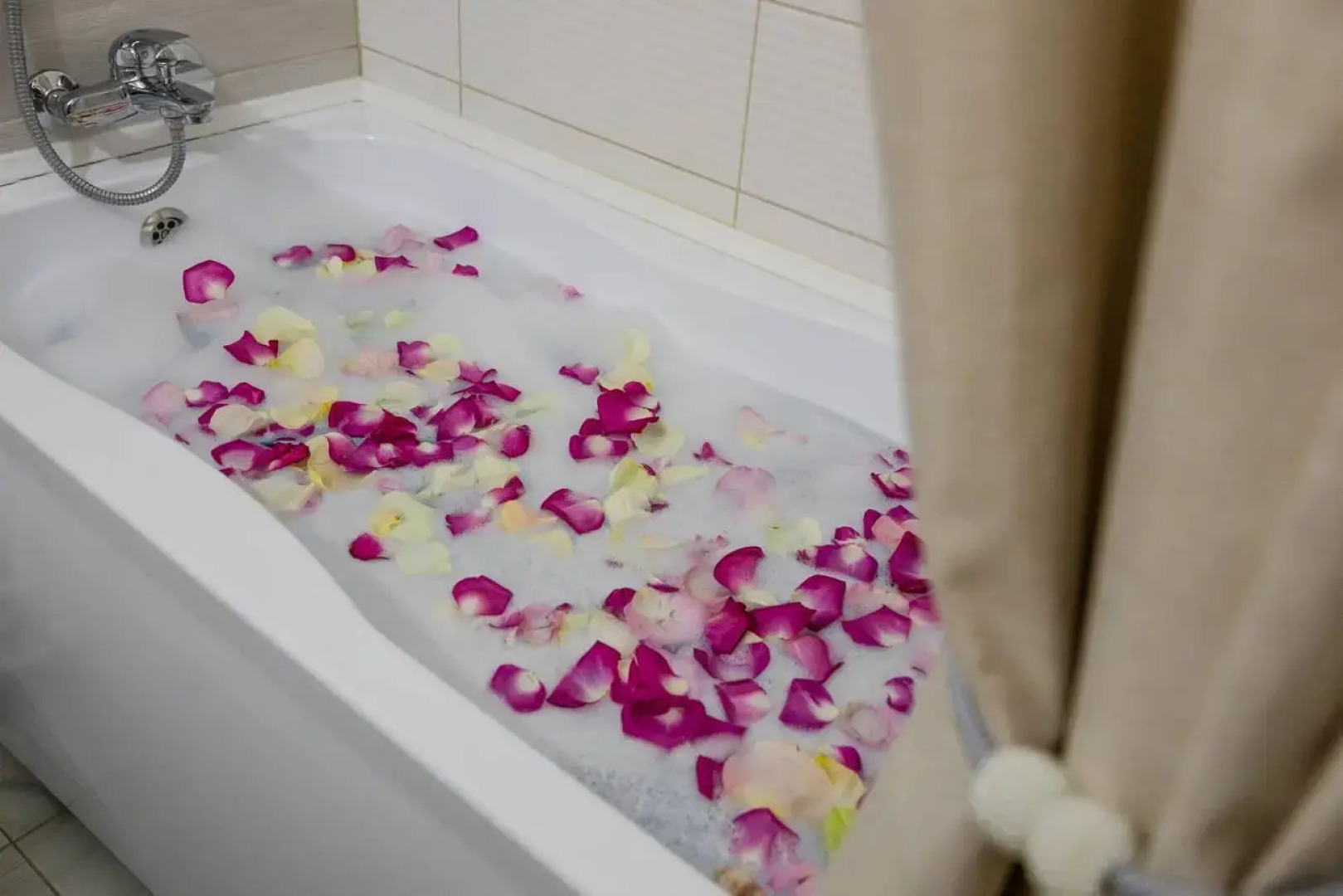 Апартаменты на аллее Тулонская 12