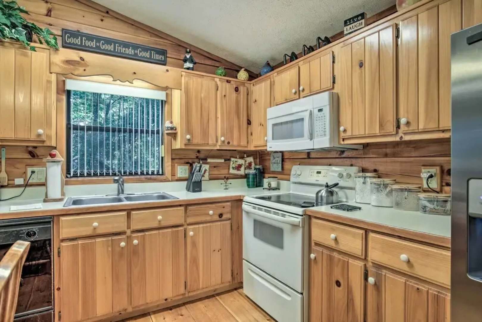 Blairsville Cabin w/ Private Hot Tub!