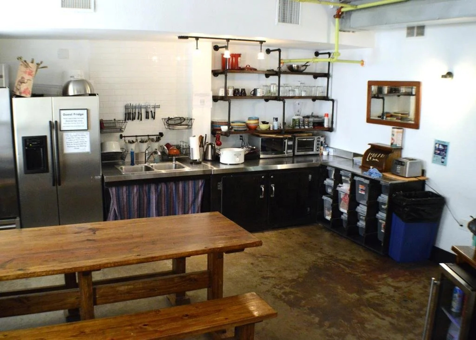 Firehouse Hostel & Lounge