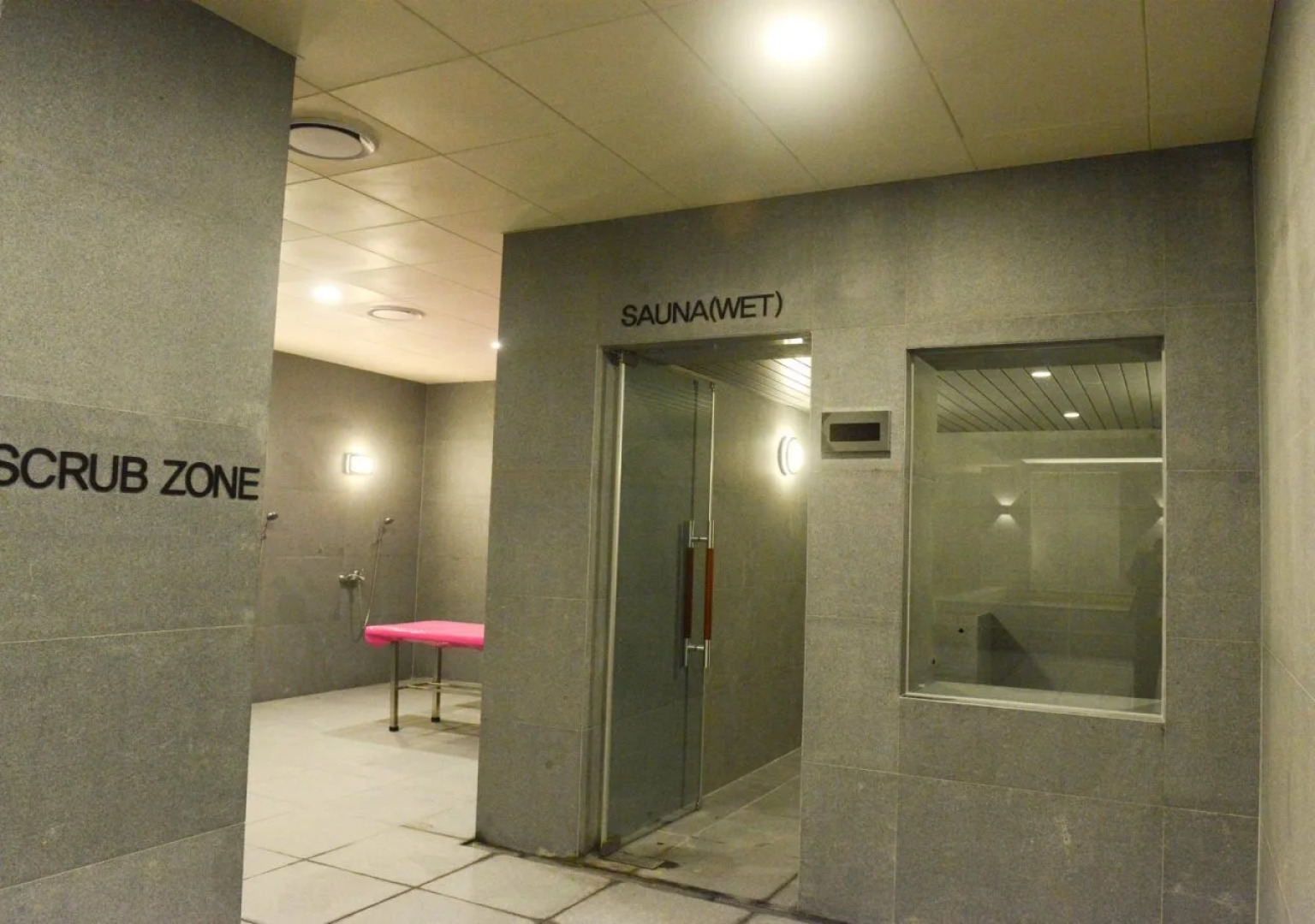 Isquare Hotel