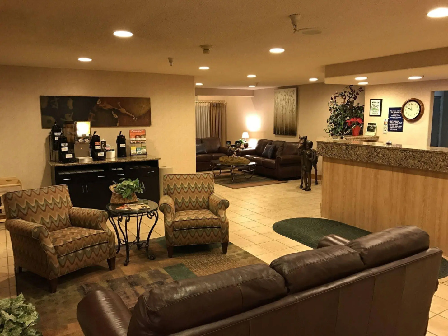 Monument Inn & Suites