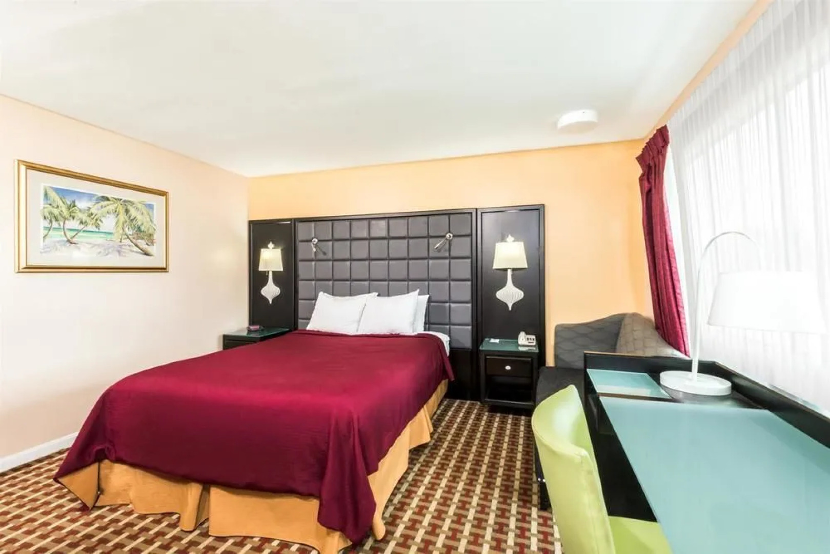 Days Inn by Wyndham Middletown Newport Area