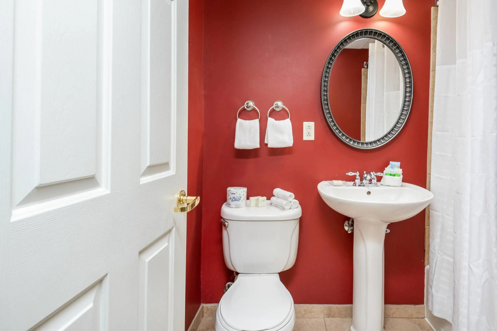 Arlington Court Suites, a Clarion Collection Hotel