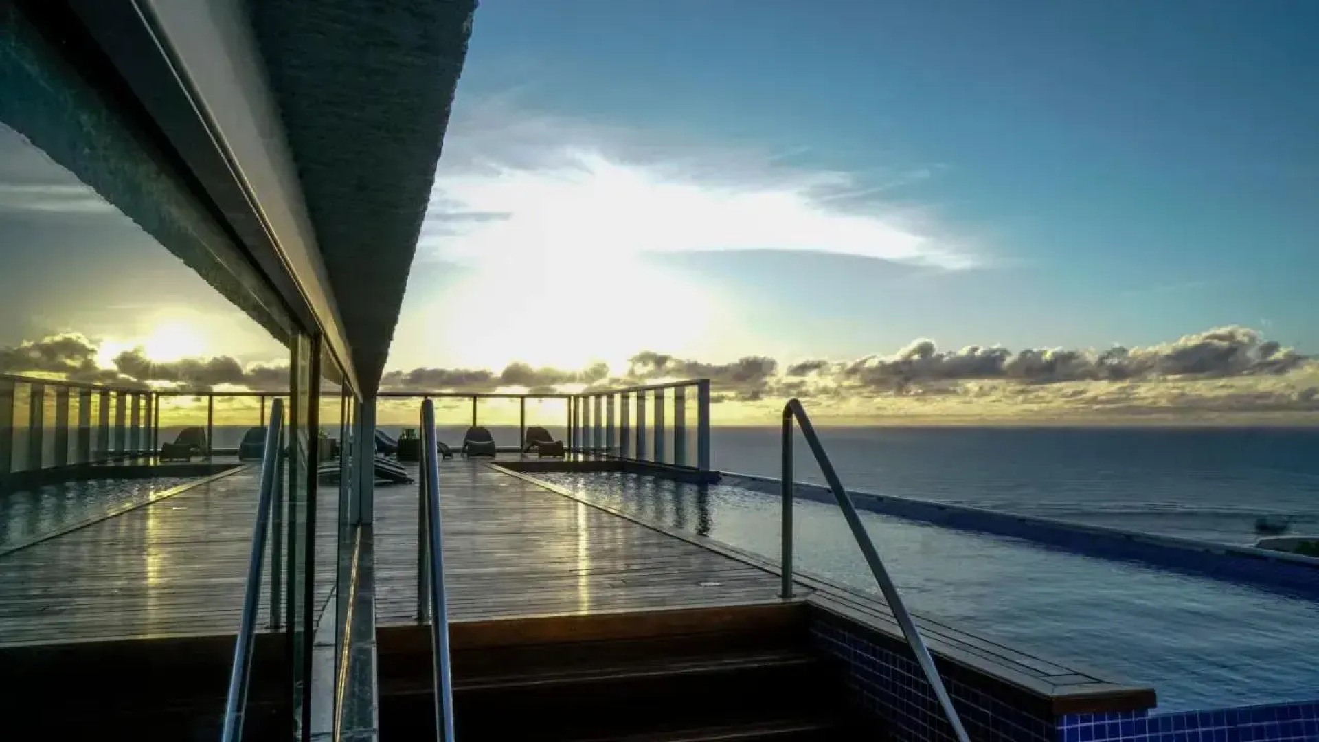 Bugan Paiva by Blue Tree