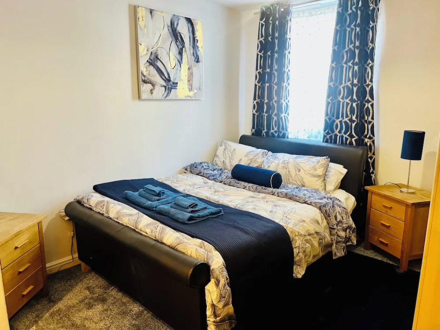 Beautiful 2 - Bed Apartment in Aylesbury