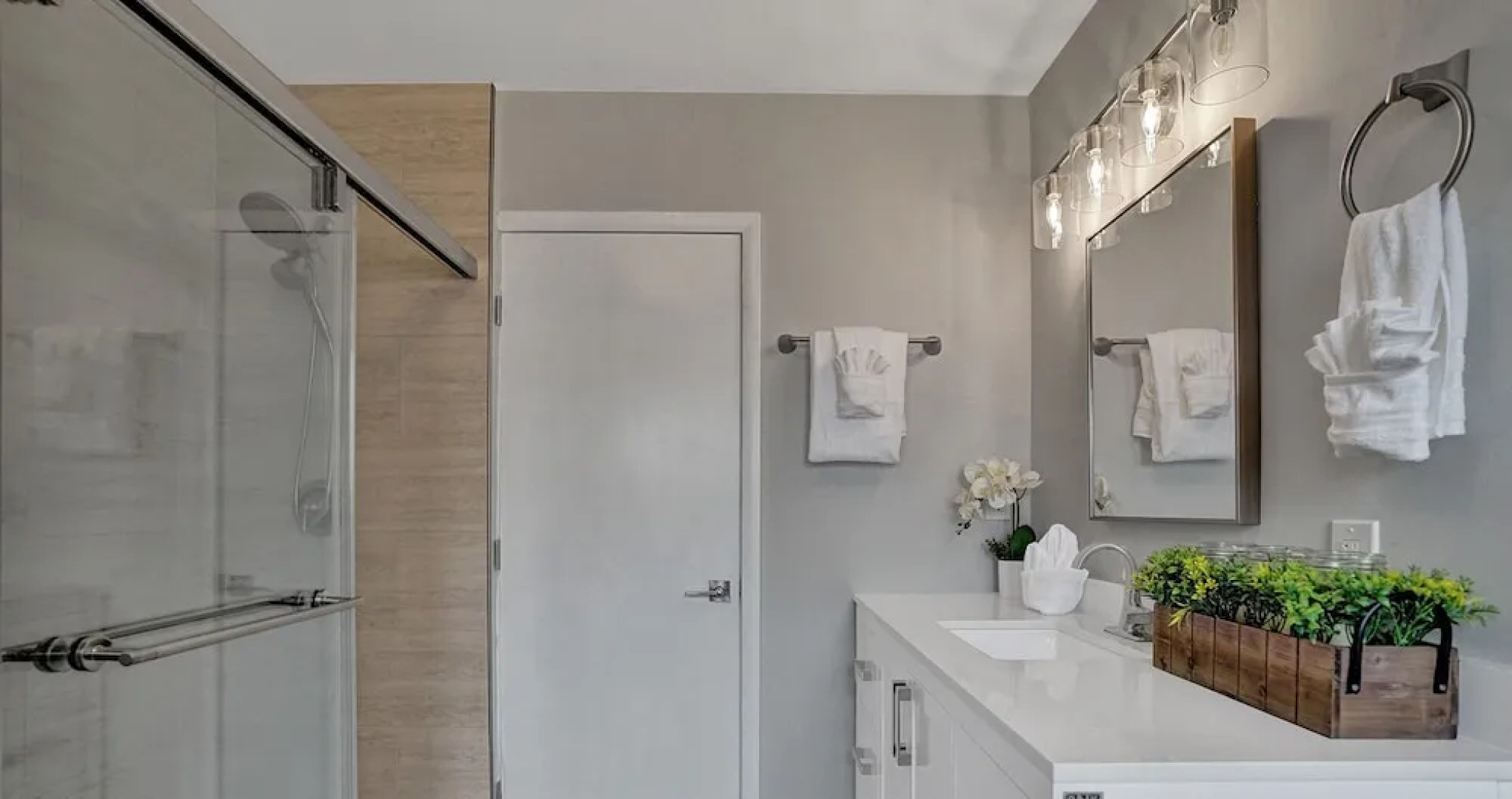 Family vacation 5 Br with Heated Pool