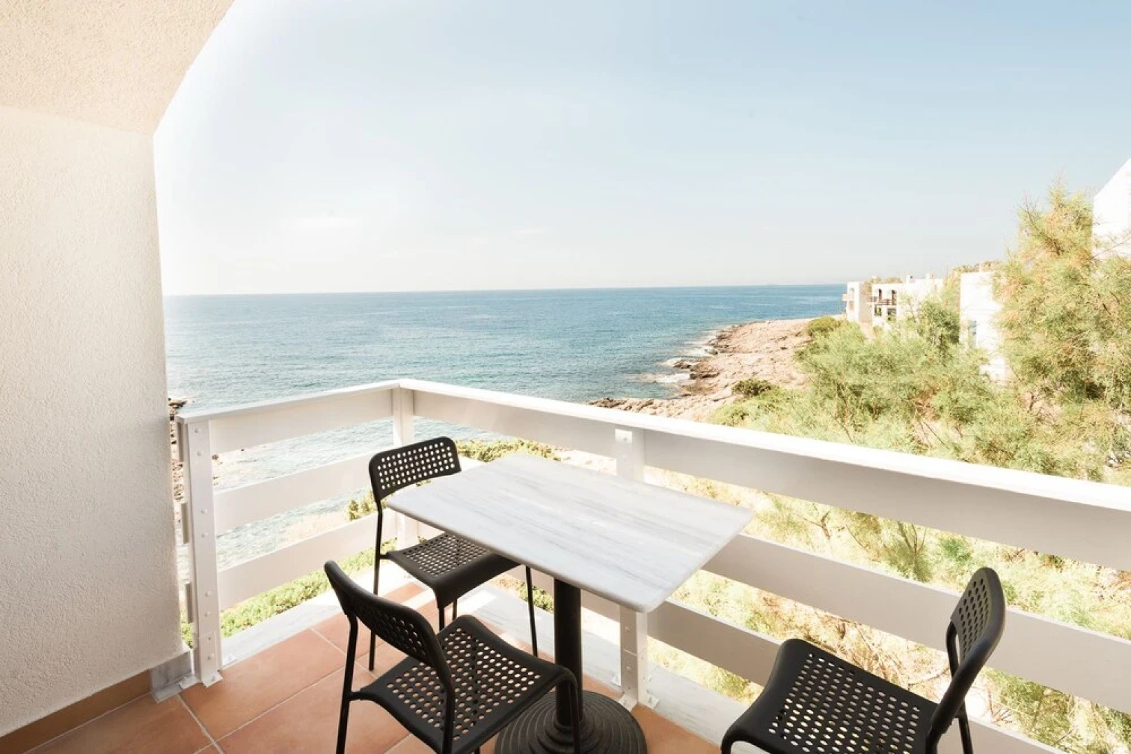White Sun maisonette overlooking the sea