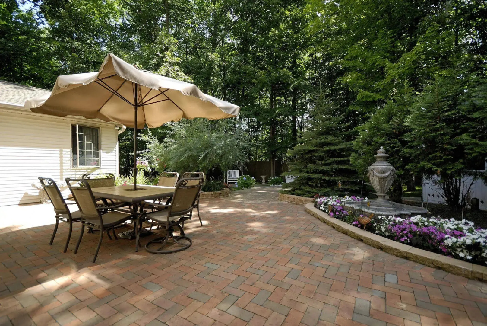 The Roost Bed and Breakfast