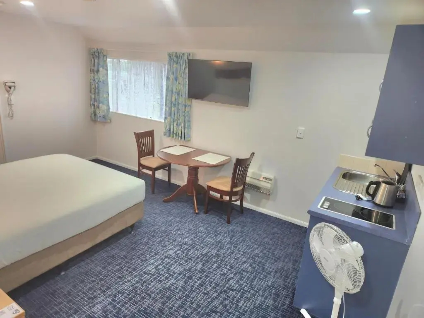Botany Palms Motel