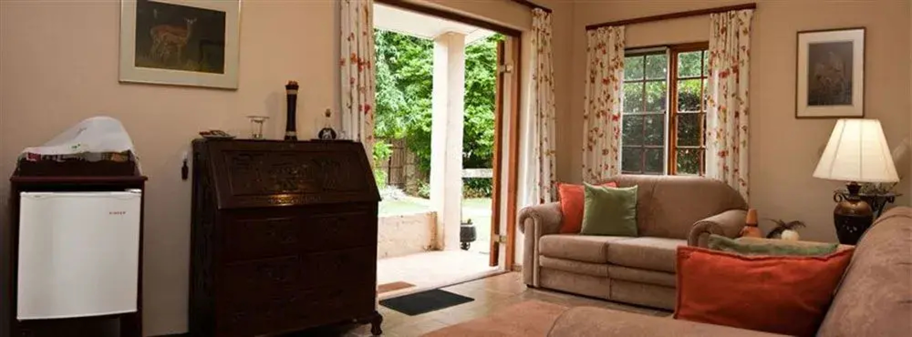 The Colonial on Arundel