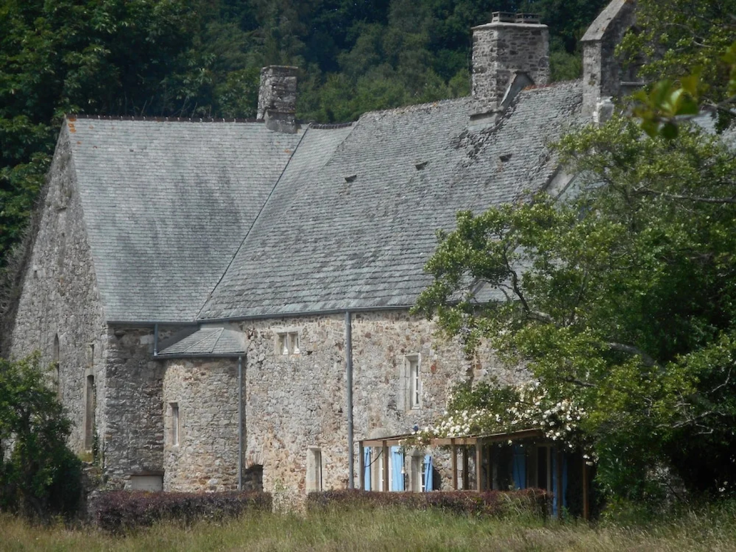 Prieure St Pierre de La Luthumiere