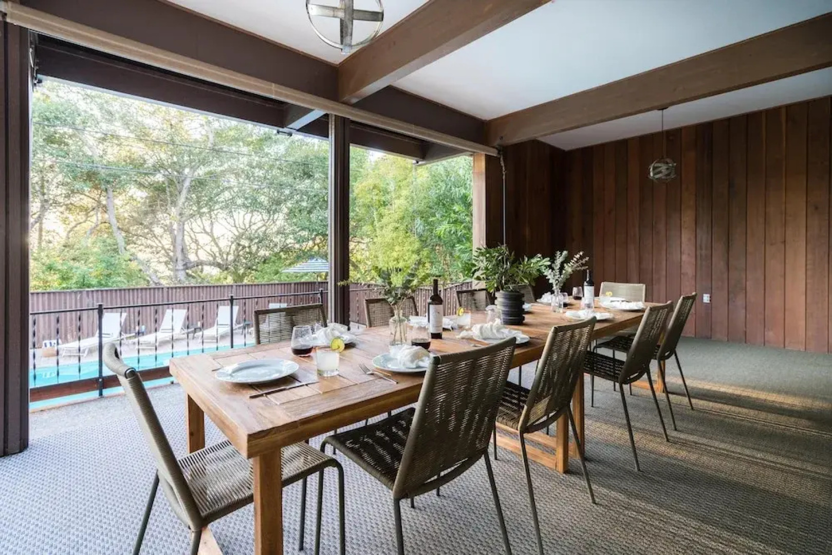 Rivendell - Spacious Home w Pool Arcade Games & Expansive Patio Santa Rosa