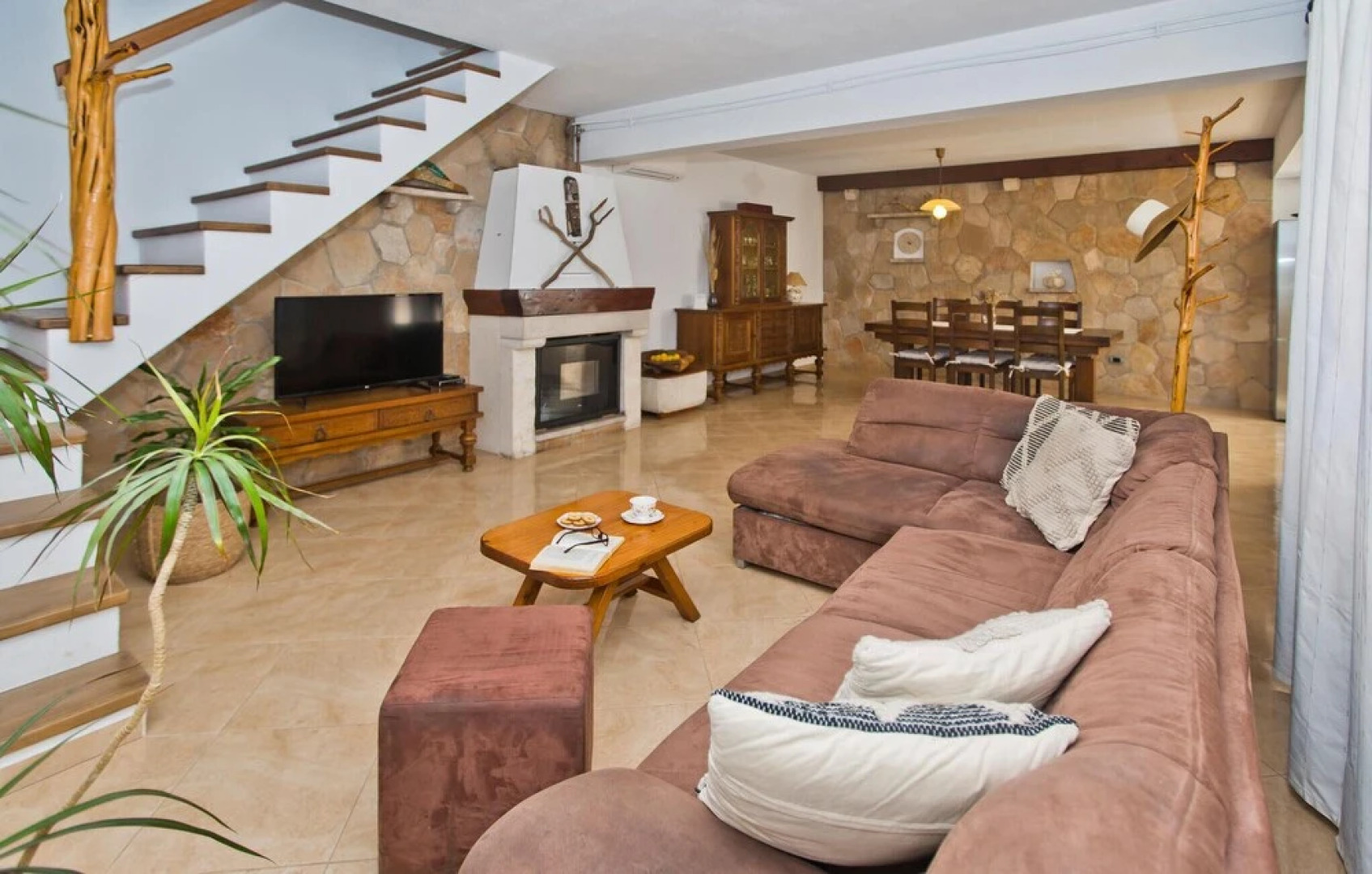 Awesome Home in Bogomolje With Outdoor Swimming Pool, Wifi and 3 Bedrooms