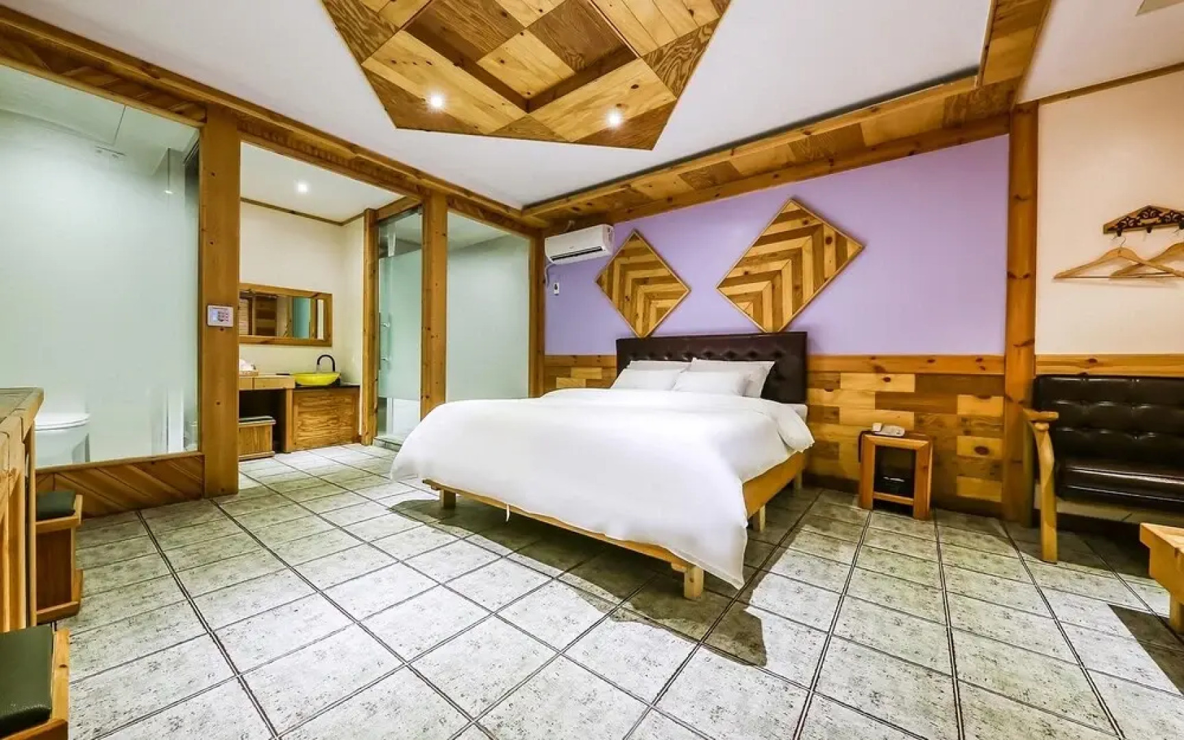 Eumseong Romy and Julie