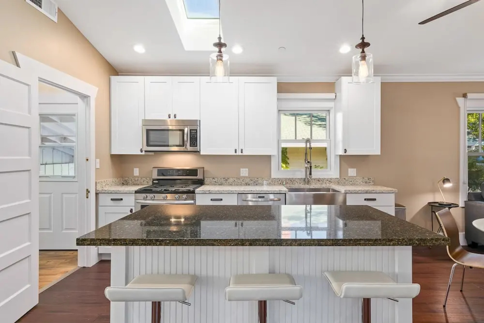 Apartment in Petaluma #140855 2 Bedrooms 1 Bathroom Apts