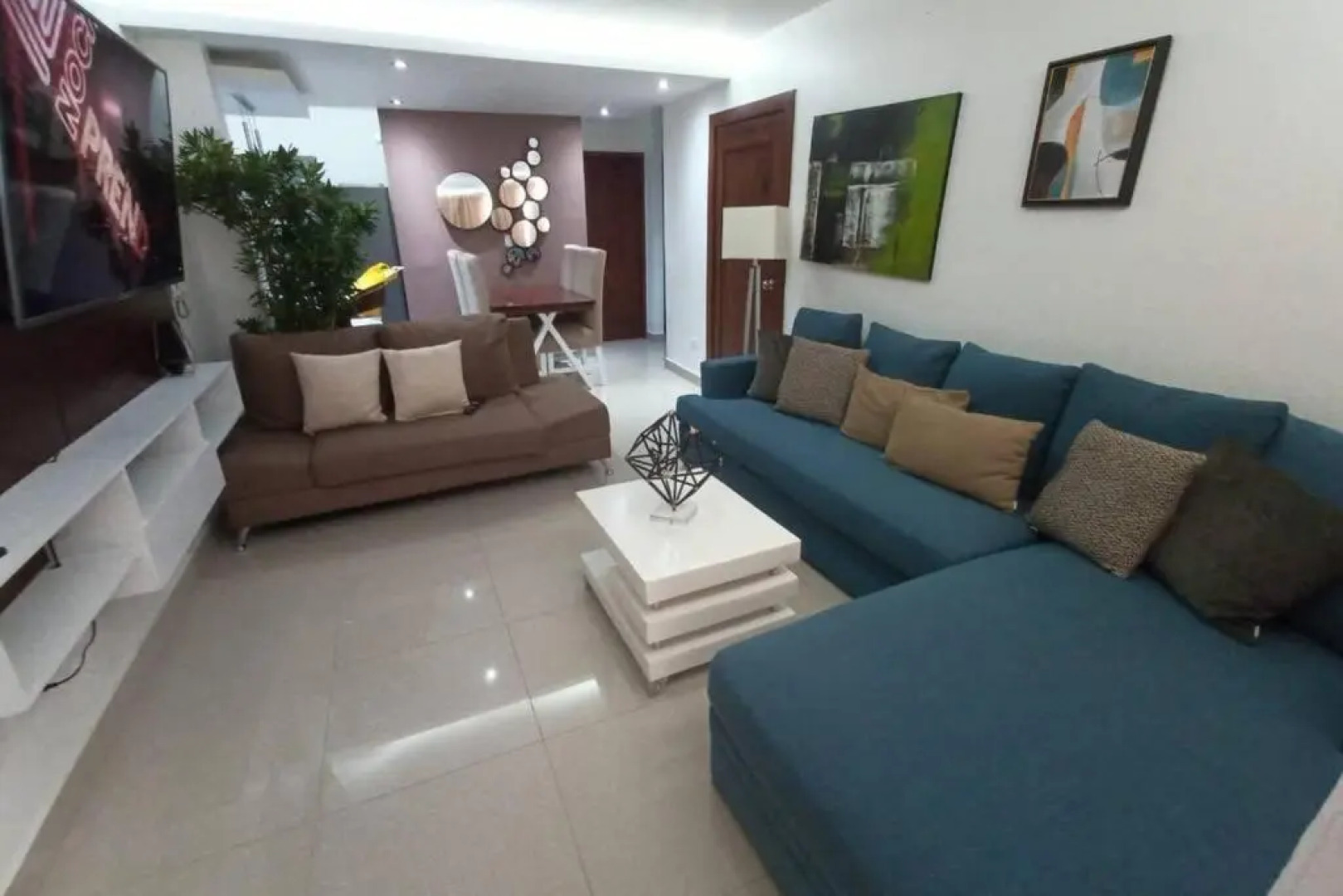 Lia Amanda Edificio 5