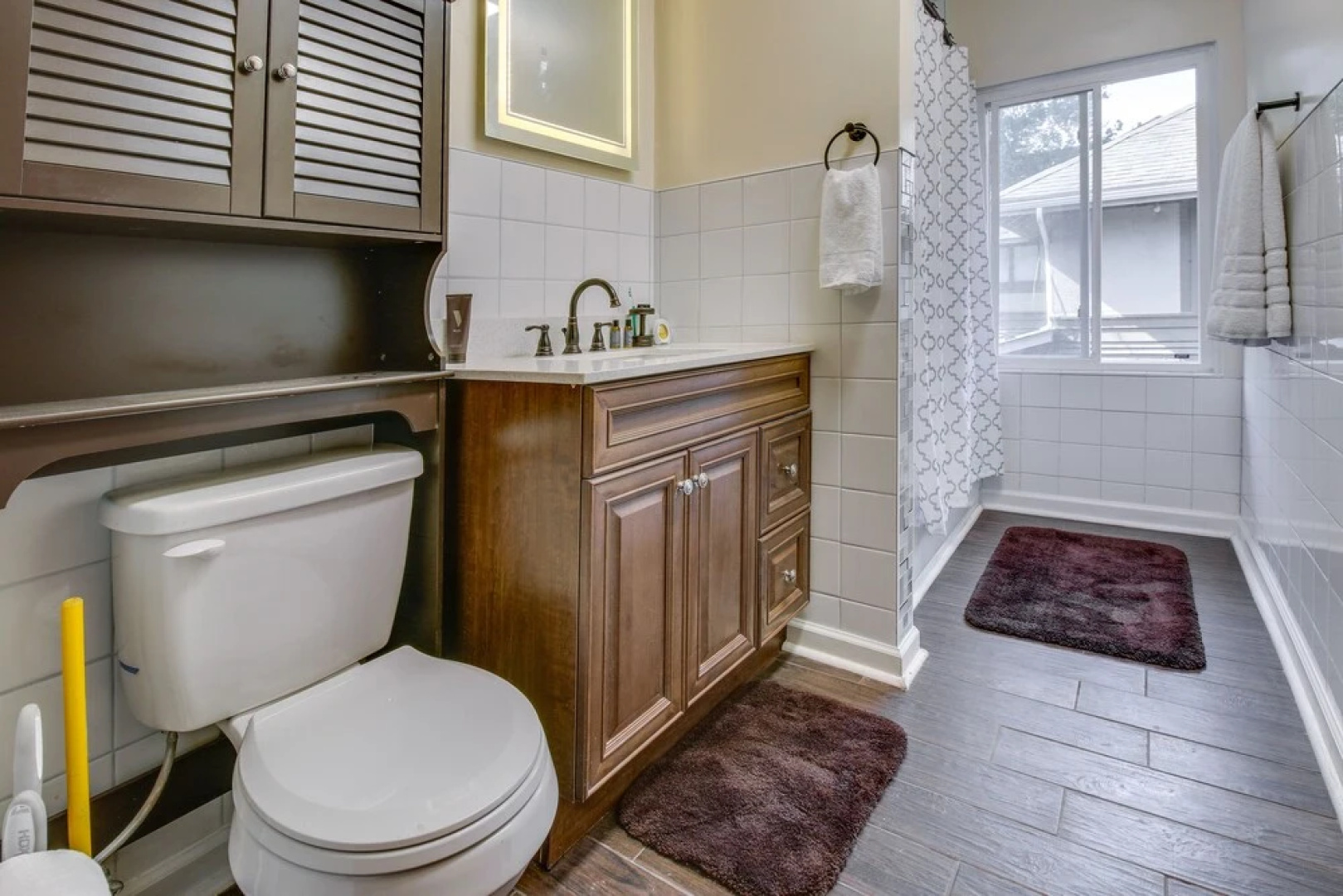 Sunny + Spacious Dayton Condo ~ 1 Mi to Downtown!