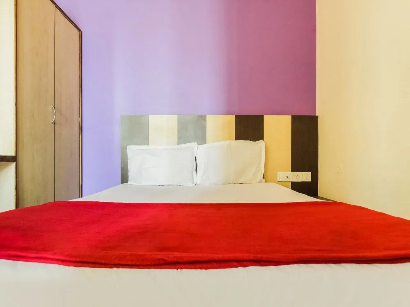 Spot on 49517 Hotel Hoysala Deluxe Lodging