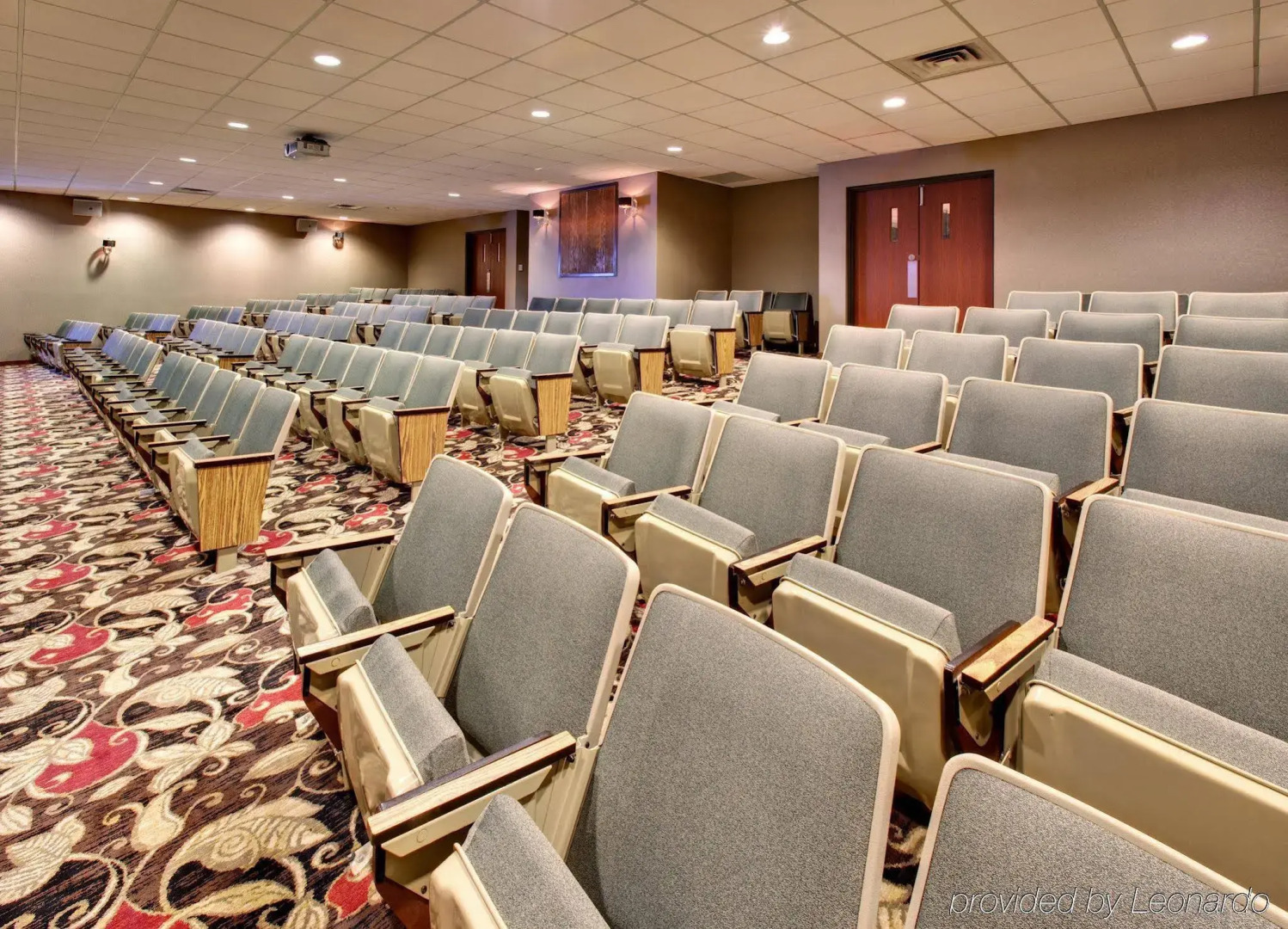 Crowne Plaza Milwaukee Airport by IHG