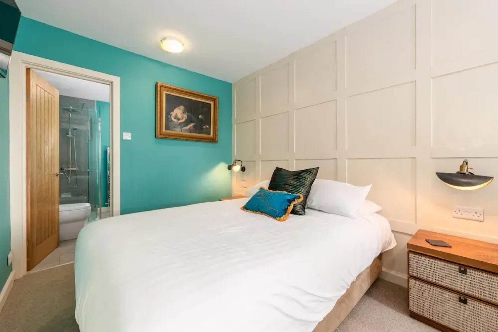 The Red Admiral Hotel