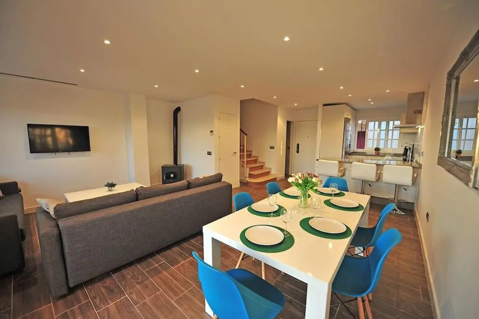 Casa Cinco Dormitorios Acceso Playa