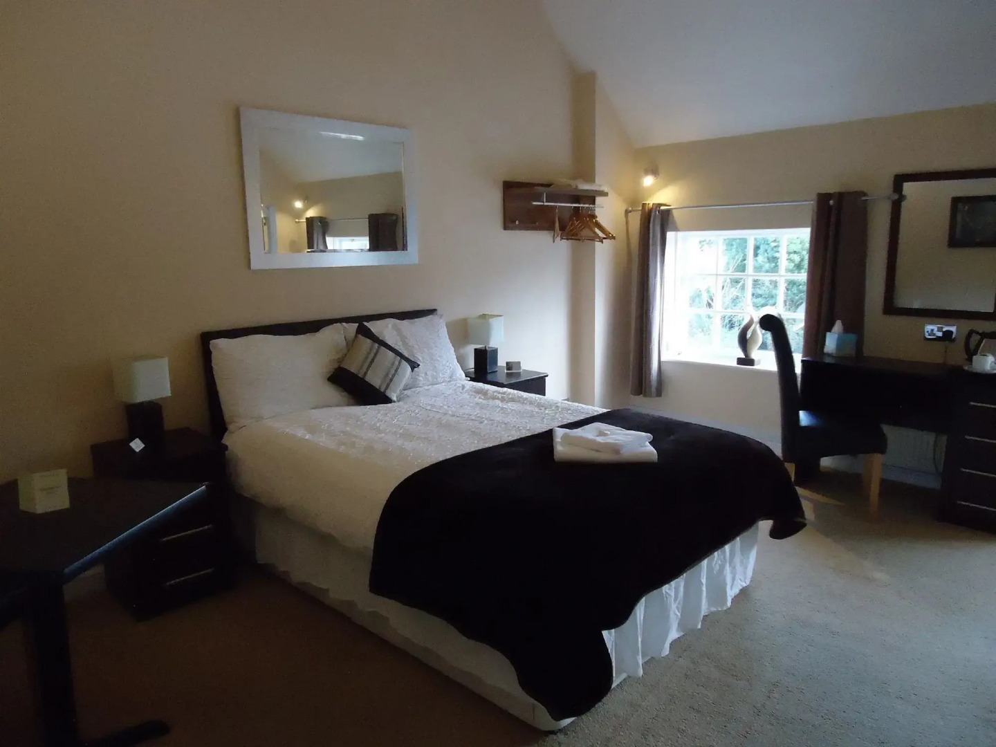 The Silverton Inn - B&B