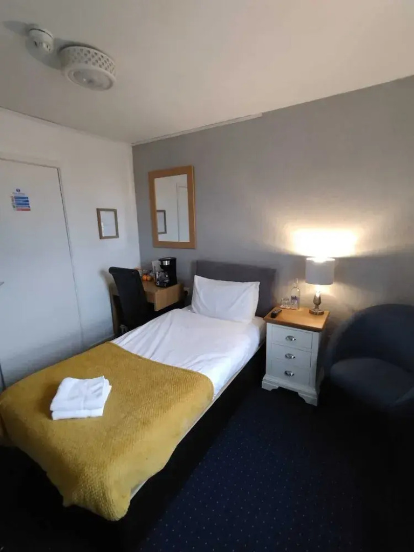 The Crown Inn - By Blunt Bars