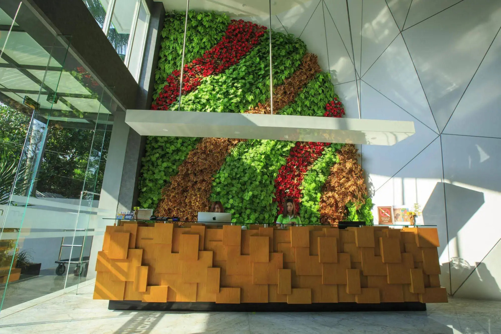 Ascent Hotel and Cafe