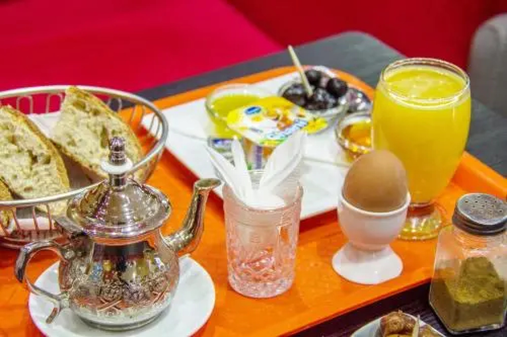 Hotel Hadaik Ain Asserdoune