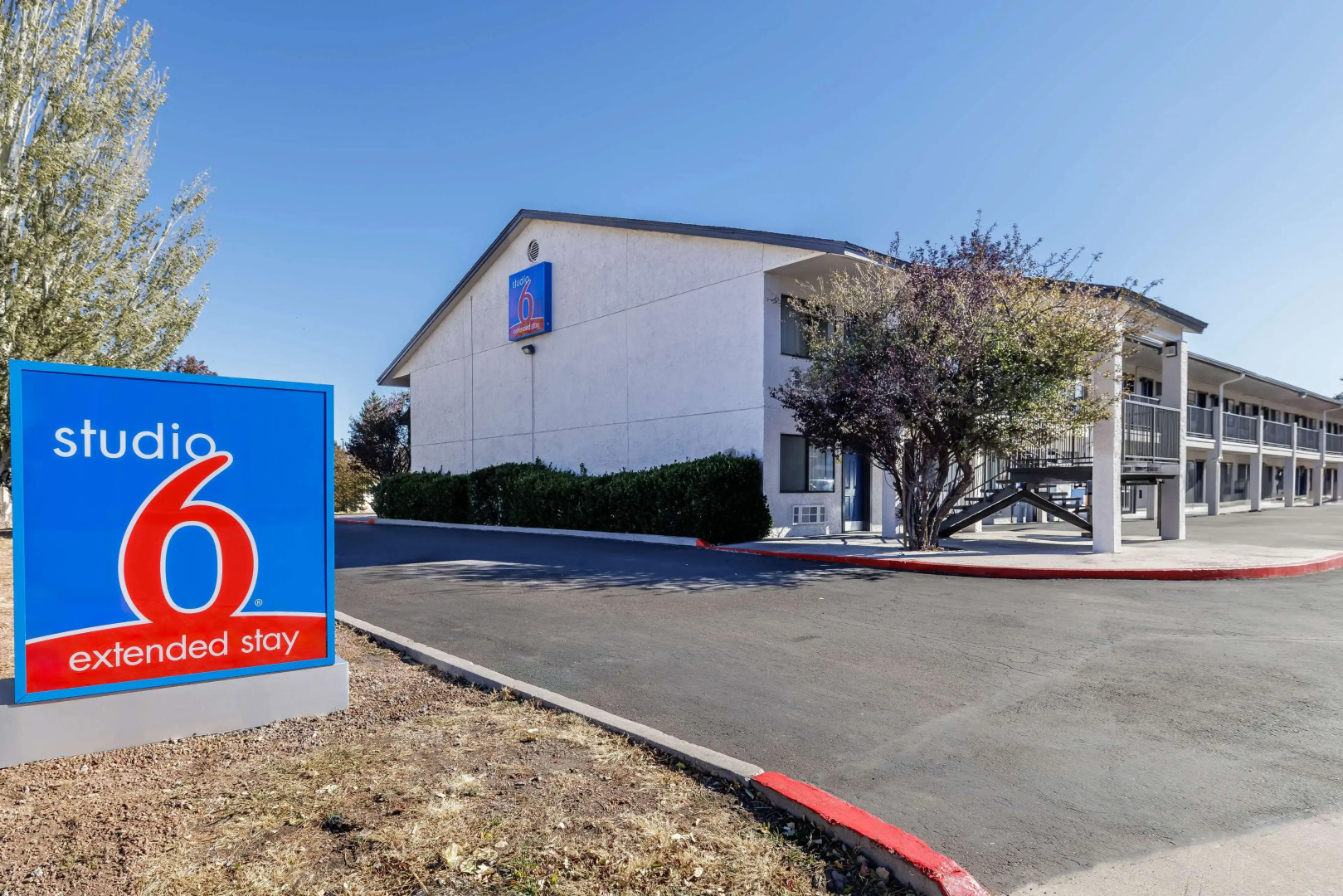 Days Inn & Suites by Wyndham Flagstaff Near University