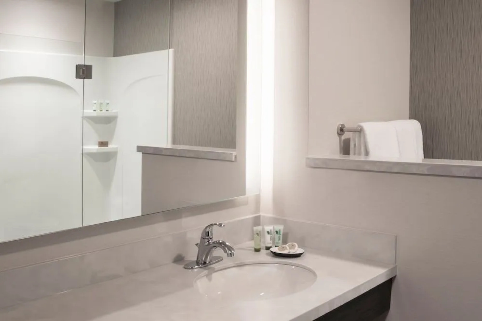 Totem Hotel and Suites