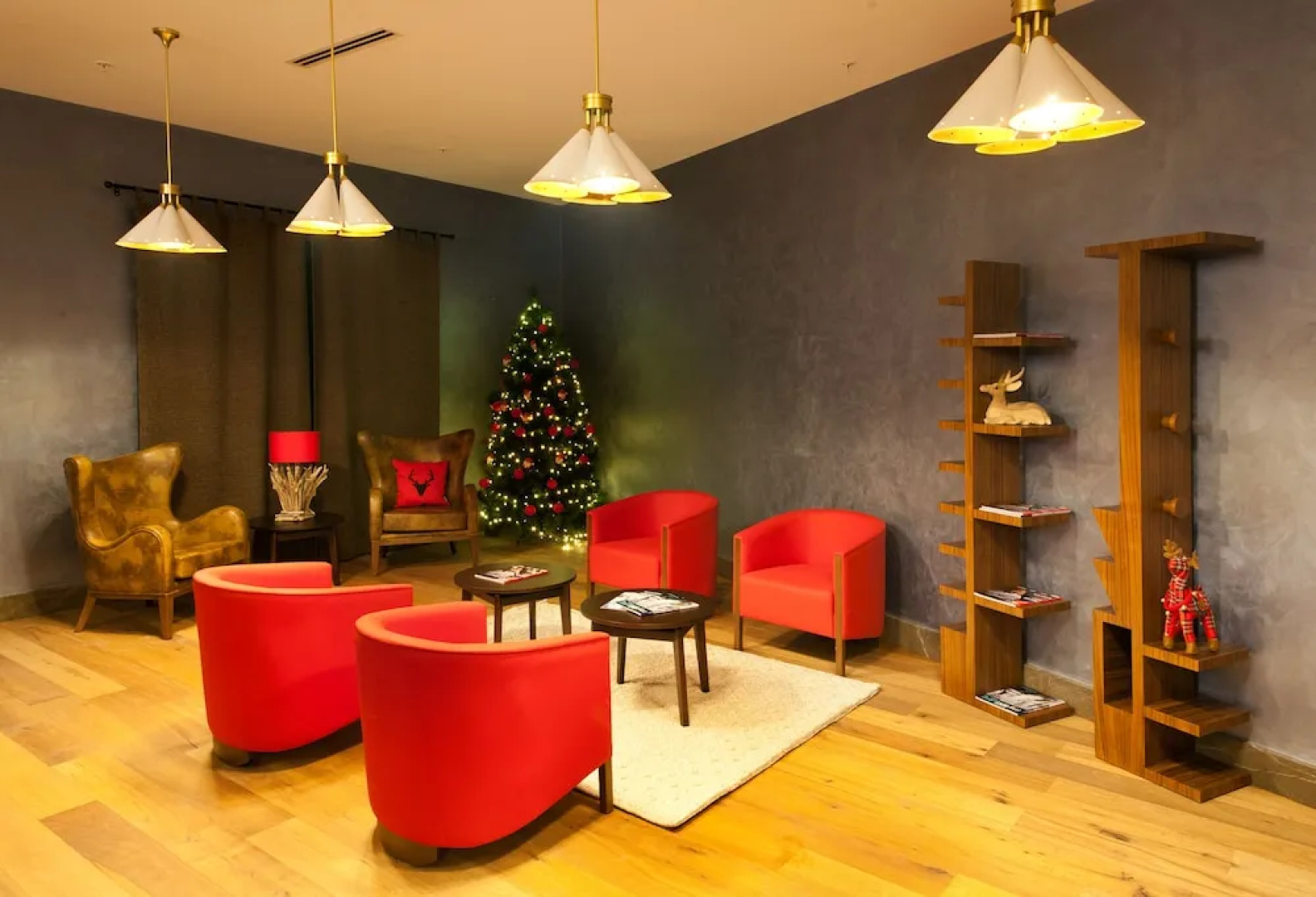 Magna Pivot Hotel - Boutique Class