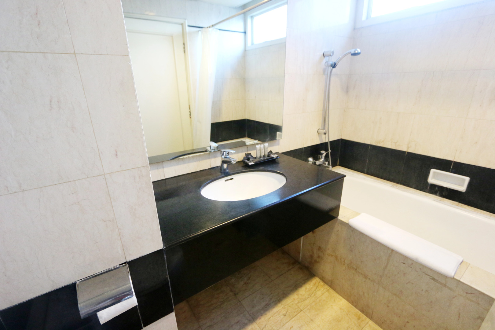 Java Paragon Hotel and Residences