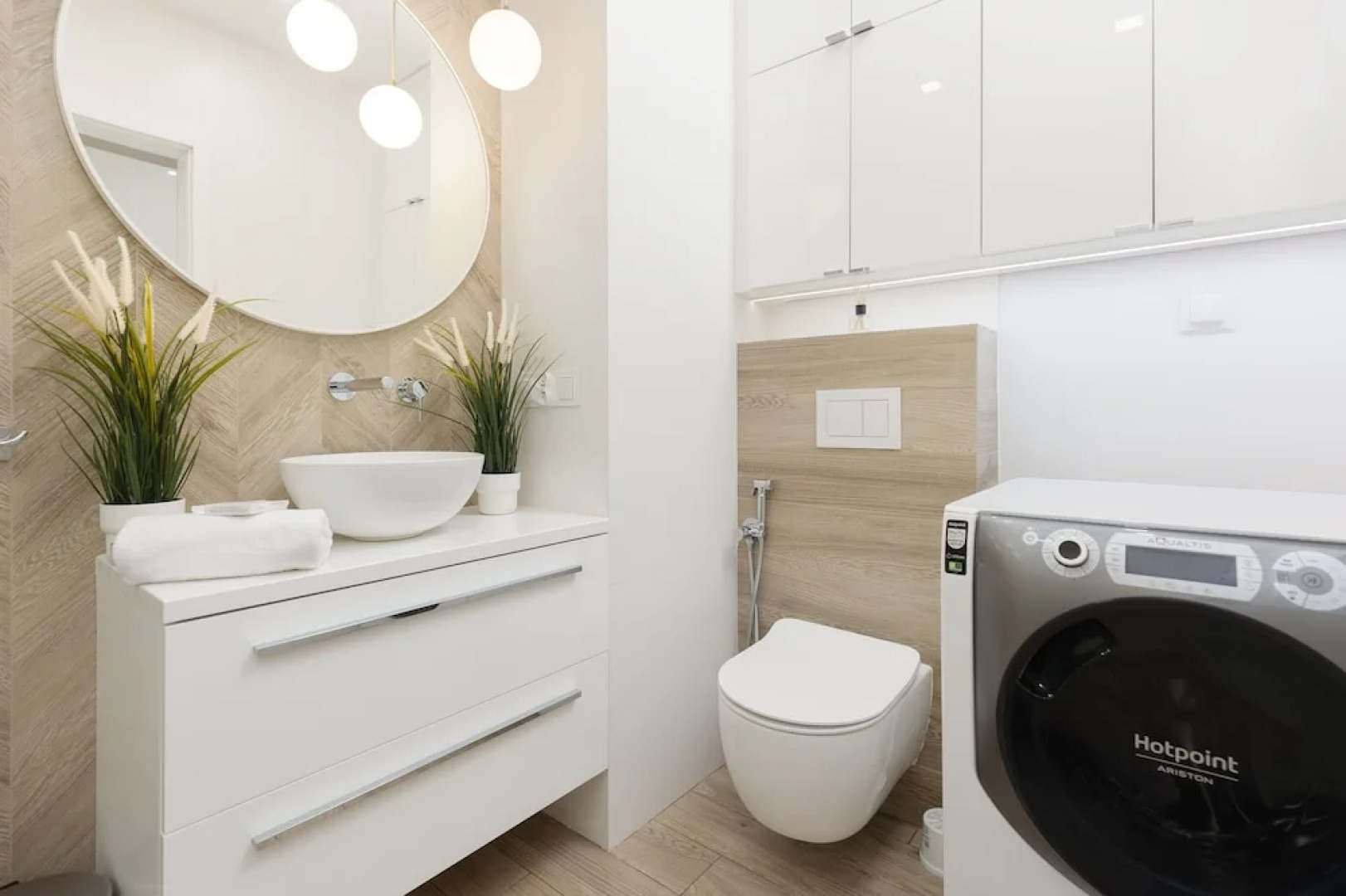 Piaseczno Modern Apartment by Renters