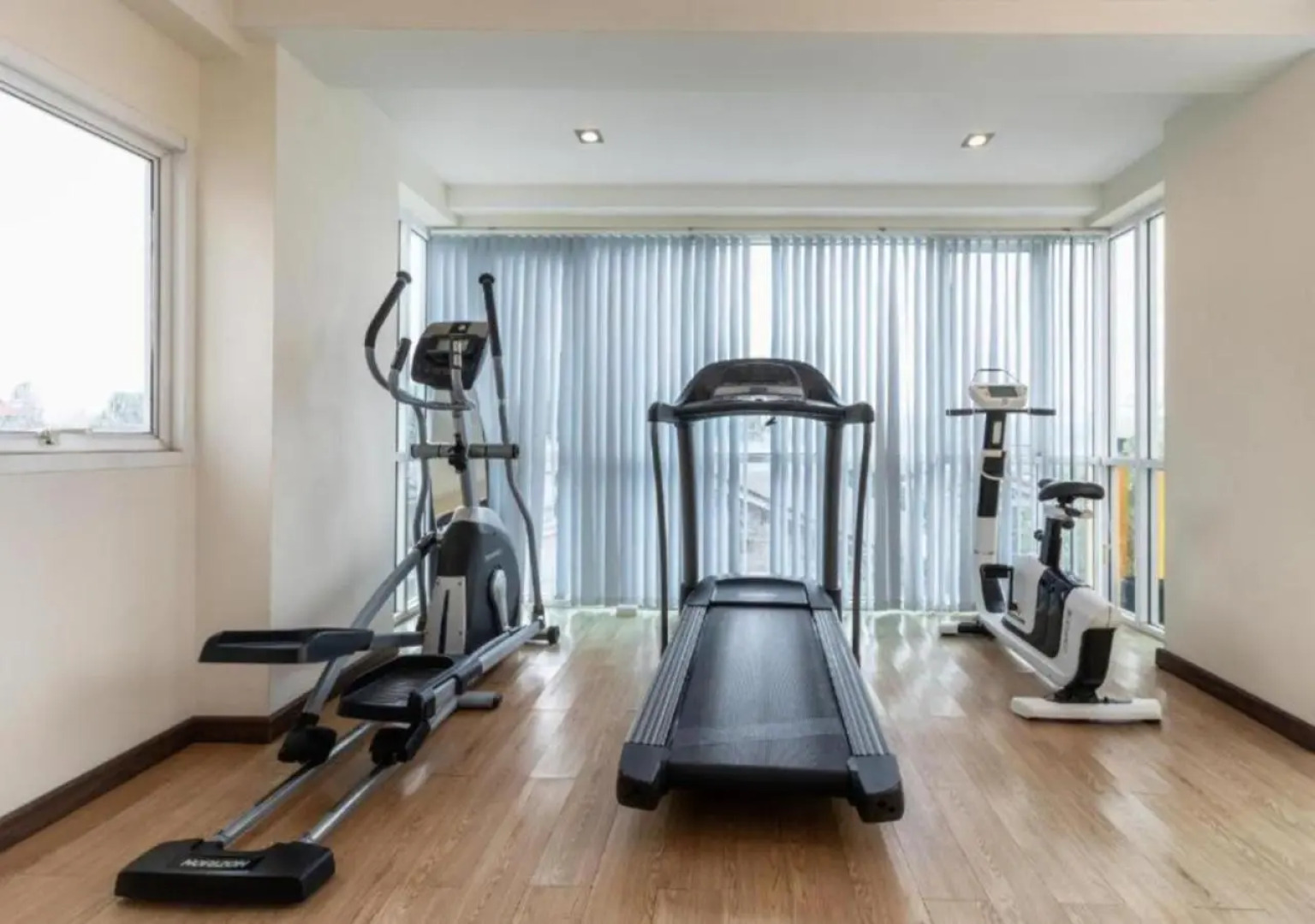 Backpacker Street Airport Place